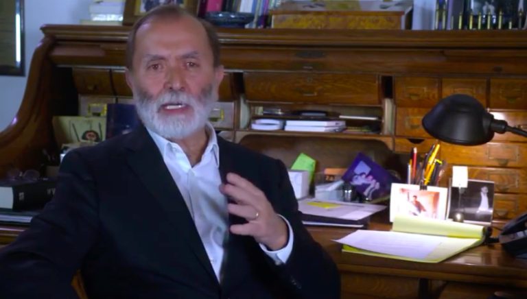Epigmenio Ibarra califica a quienes defienden al INE como “bots”