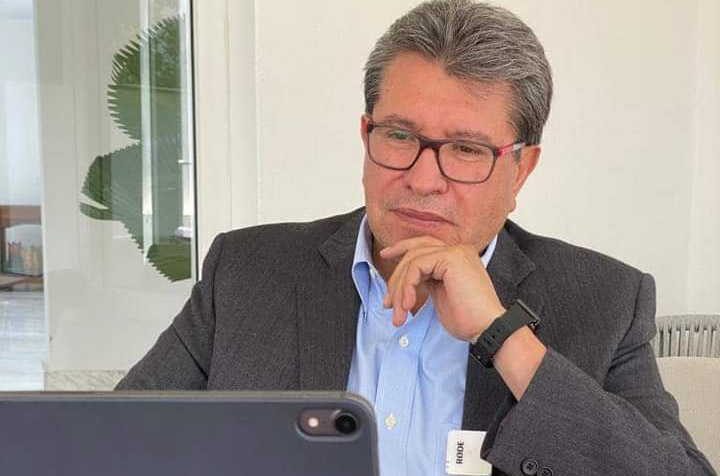 Hackean Whatsapp de Ricardo Monreal; pide reportar su uso indebido