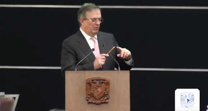 Ebrard presume que la SRE impulsará la participación de México en el regreso a la luna