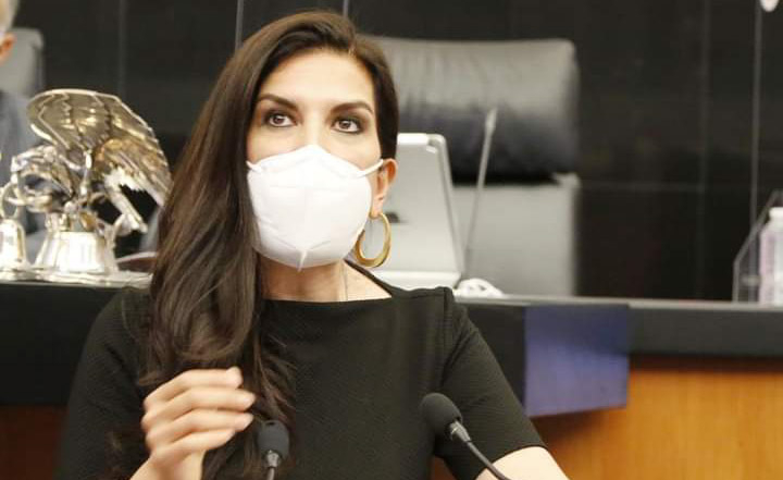Kenia López anuncia que presentará queja en el INE contra toda la propaganda engañosa que promueve AMLO