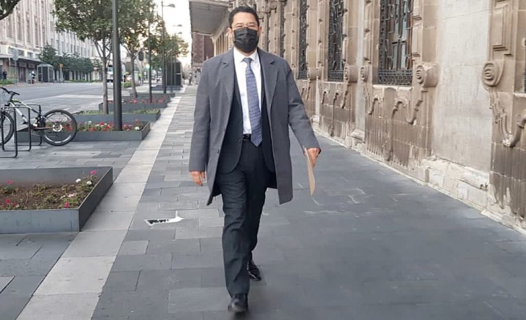 Batres hace un llamado a mantener las armas “fuera de nuestros hogares”