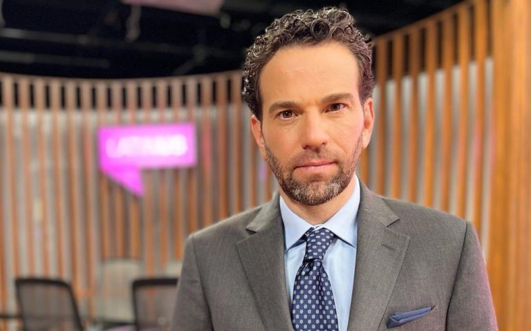 La popularidad del presidente sigue cayendo, eso lo tiene fuera de sitio: Carlos Loret