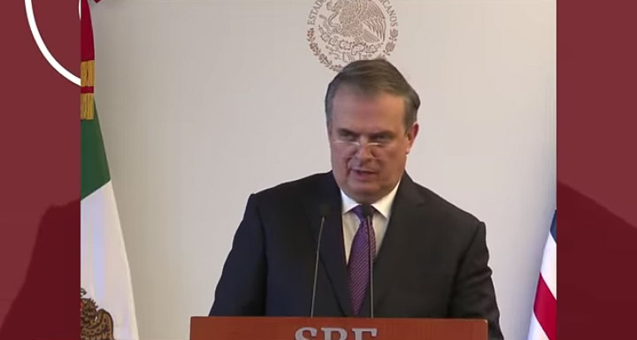 Ebrard apoya reducción de diputados en San Lázaro y asegura que se necesitan ahorros