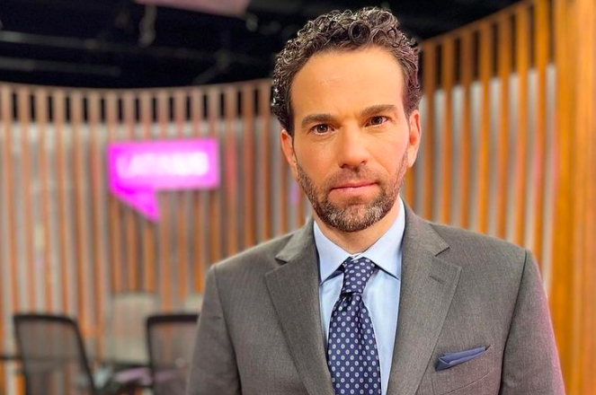 Loret se burla de AMLO: “dice que tengo depa en Miami de 5 mdd… se lo vendo para sus hijos”