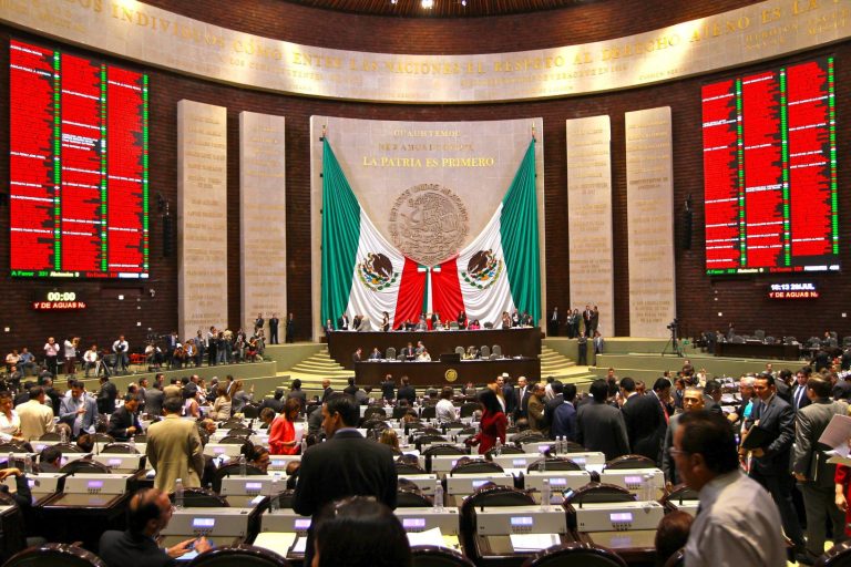 PRI, PAN y PRD responden a AMLO: “los traidores están en Morena”