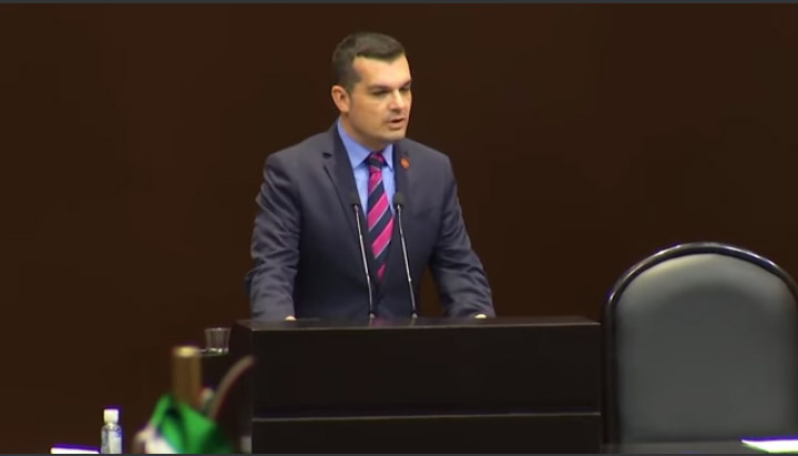 No hay ex presidentes enjuiciados, menos pobres ni bajó la gasolina, eso sí es traición: Jorge Triana