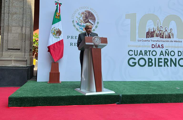 Sheinbaum presume que es “un honor caminar” con AMLO tras su nuevo informe