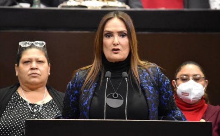 Patricia Armendáriz critica que siga el desabasto médico y cuestiona que la 4T no tenga prisa por resolverlo