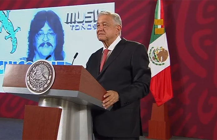 AMLO recuerda poema que le iba a leer a Trump sí hablaba del muro