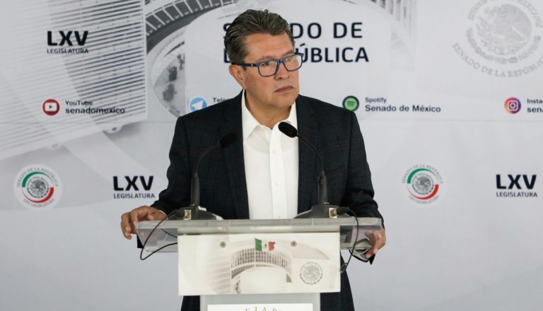 Monreal acusa que hay una campaña en su contra al interior de Morena