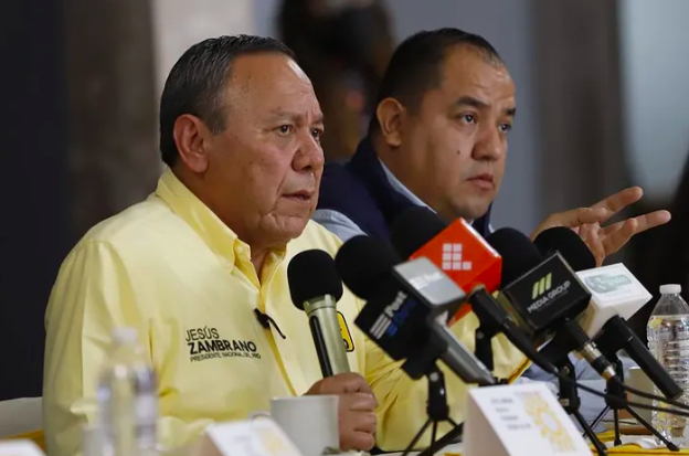 Jesús Zambrano le dice a AMLO que “no se haga wey” y respete la ley ante militarización