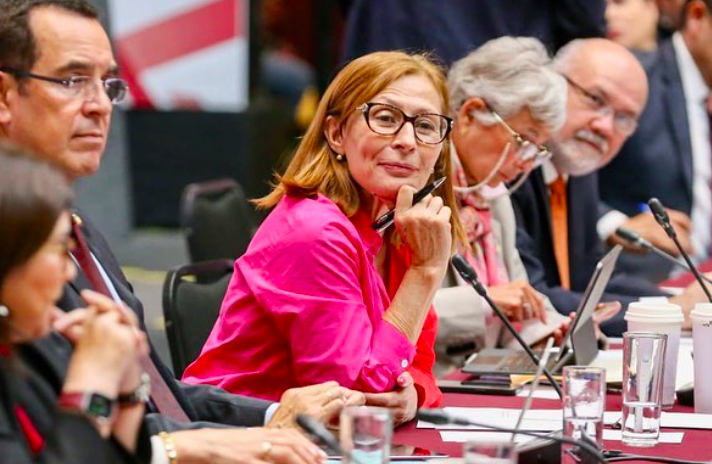 Tatiana Clouthier resbala al presumir tasa más baja de desempleo “desde 2025”