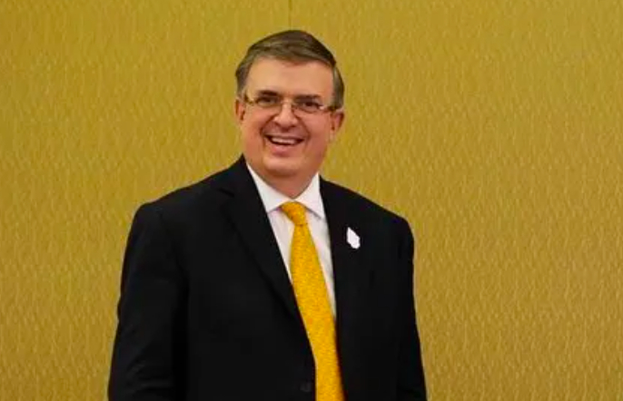 México nunca se doblegó ante EU, afirma Ebrard y advierte que “están en campaña”