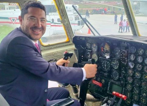 Martí Batres presume que gana menos pero trabaja “5 veces más”