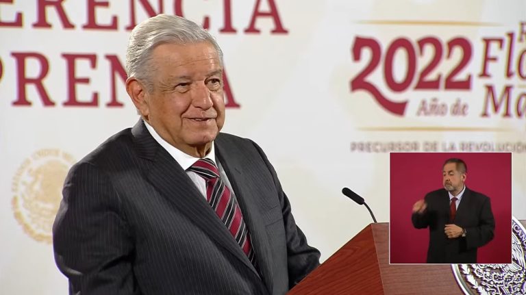 AMLO aplaude a diputados que avalaron militarización hasta 2029