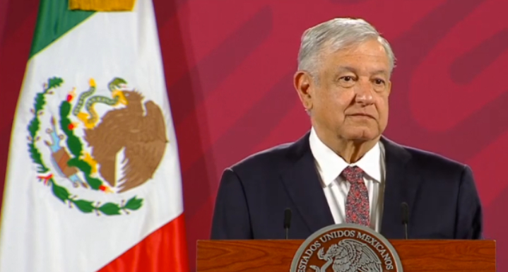 Con amparos a plan de estudios, conservadores no quieren educación científica y humanística: AMLO