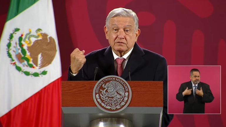 AMLO promete entregarle el poder a quien continué con la Cuarta Transformación de México