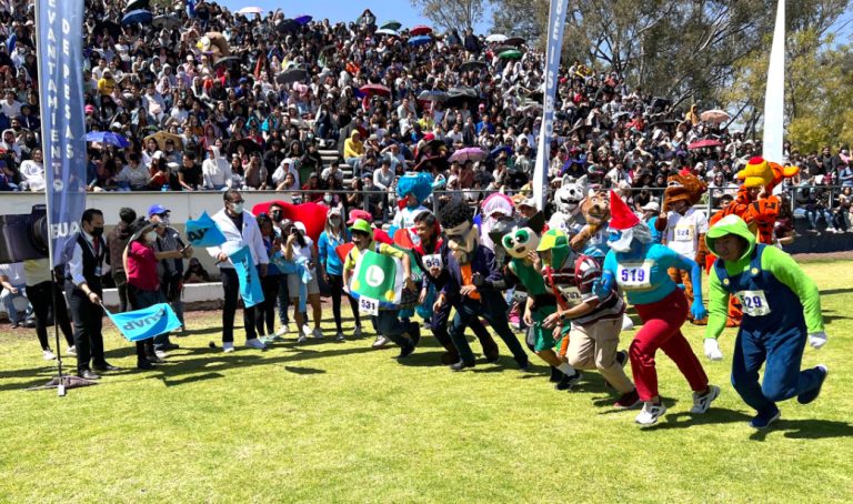 BUAP lleva a cabo su carrera de botargas “BUAPITO y sus amigos”