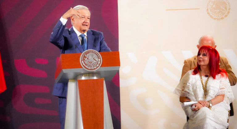 Hermano Andrés has venido a levantarnos del polvo; hijo del maíz y del rayo restaurador: así elogió Layda Sansores a AMLO