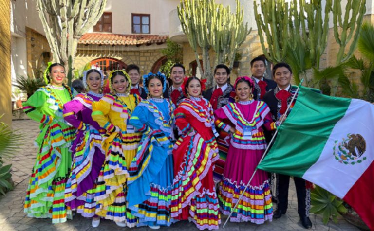 Alumnos de la BUAP representan a México en el 65 Festival Internacional del Folklor en Agrigento, Italia