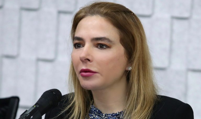 Carla Humphrey impugna su eliminación de la elección por la presidencia del INE