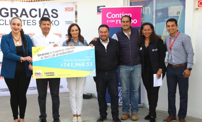Ayuntamiento de Puebla recibe donativo “Pro Redondeo OXXO 2023”
