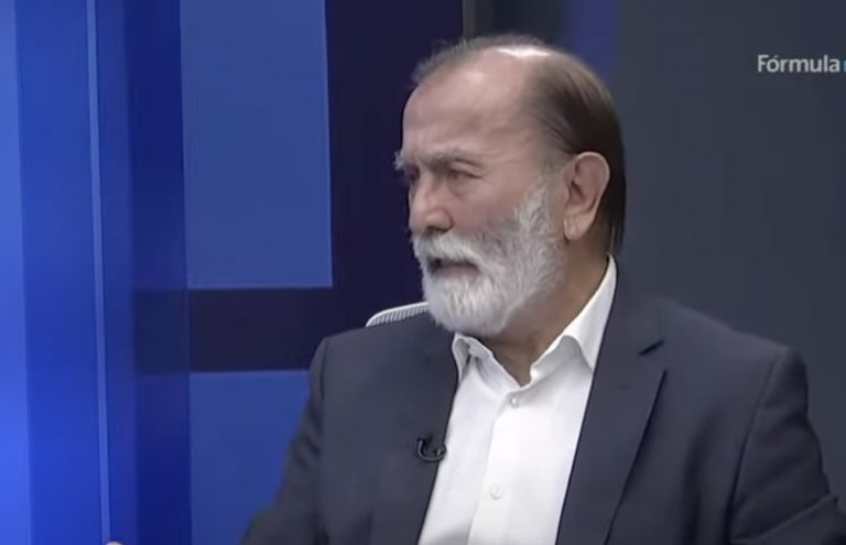 Epigmenio Ibarra justifica errores en libros de texto gratuitos: “no conozco una edición que no haya tenido errores célebres”