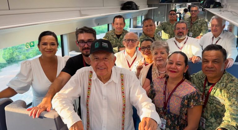 AMLO supervisa obras del Tren Maya “no es por presumir pero ningún lugar del mundo lo tiene”