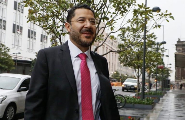 Rechaza Batres audio donde instruye arreciar guerra sucia contra Harfuch: “está producido con inteligencia artificial”, dice