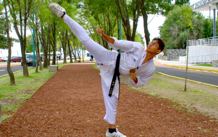 Alumno de prepa BUAP gana medalla de plata en Juegos Deportivos Escolares Centroamericanos y del Caribe 2023