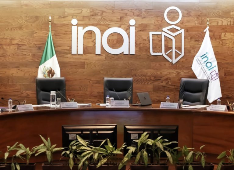 INAI y organismos estatales de transparencia solicitan reunión con Sheinbaum