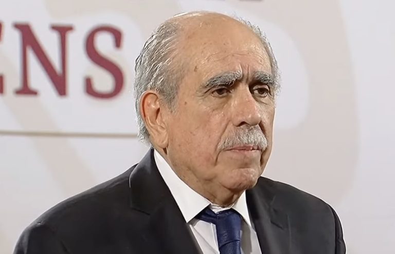 Gobierno de AMLO desmiente investigación contra Carlos Loret pero confirma investigación contra Latinus