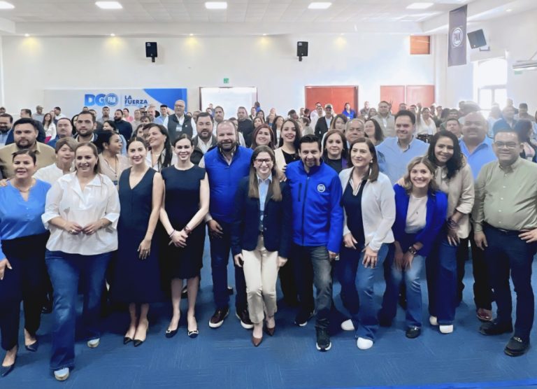 Dan banderazo a candidatos del PAN que enfrentarán la elección de Durango