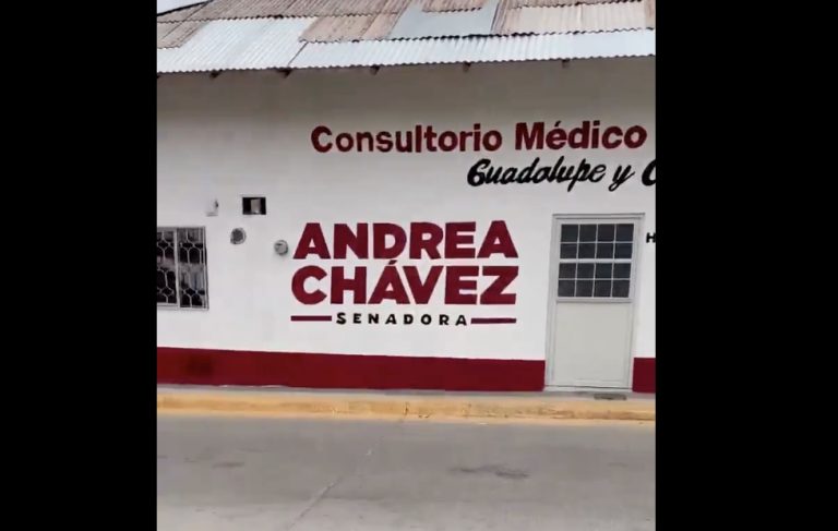 Exhiben a Andrea Chávez por continuar promoción personalizada en consultorios médicos ignorando instrucciones de Sheinbaum