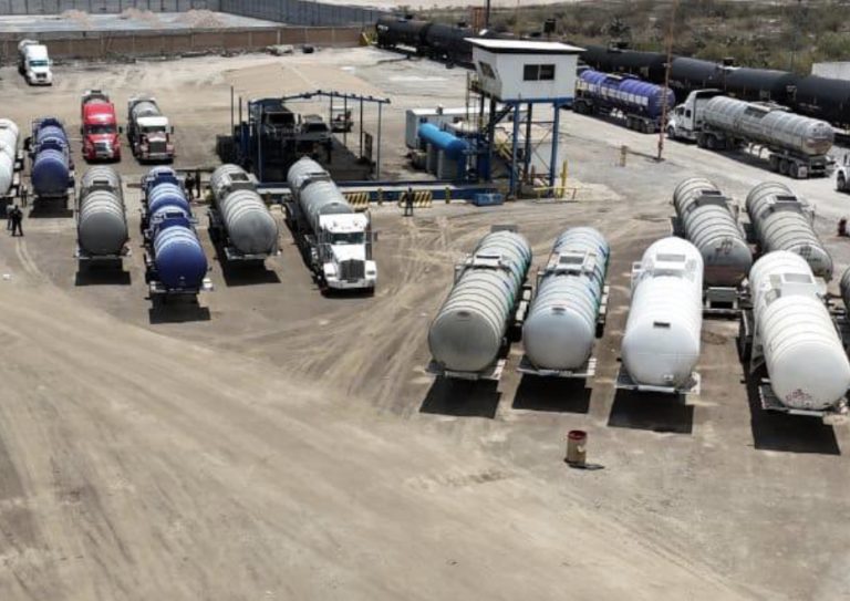 Pese a que AMLO presumió que el huachicol se había acabado Harfuch confirma decomiso histórico en CDMX, Edomex, Querétaro y Coahuila de hidrocarburo robado