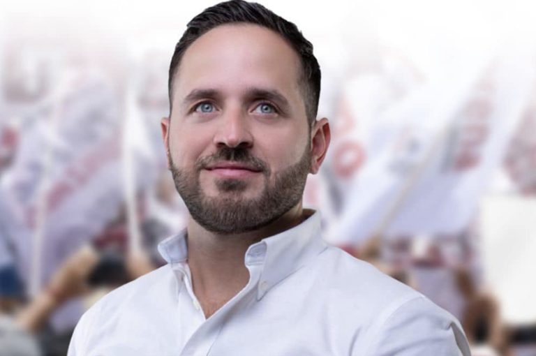Alcalde morenista de Piedras Negras explota contra periodista por pregunta incómoda de antidoping