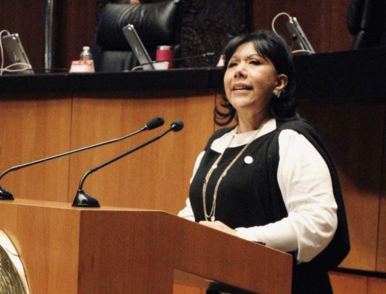Senadora Anabell Ávalos presenta reforma de ley para sancionar a legisladores faltistas o que se duerman en plena sesión