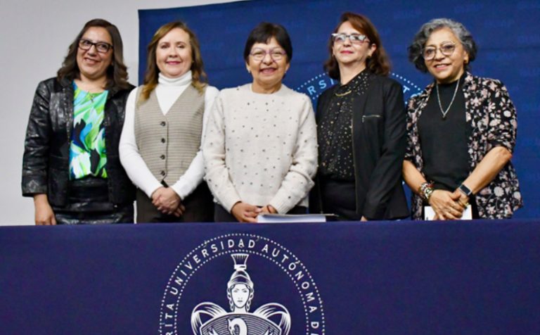 Directora  de la Preparatoria Urbana Enrique Cabrera rinde Cuarto Informe de Labores