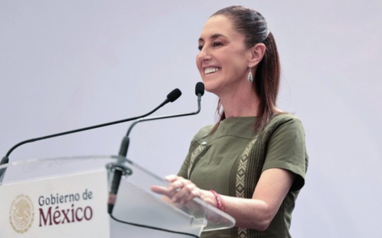 Sheinbaum aplaude nuevo libro de AMLO