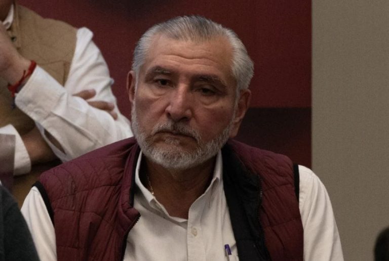 Adán Augusto se dice víctima de una campaña de desprestigio por casos de huachicol y la barredora