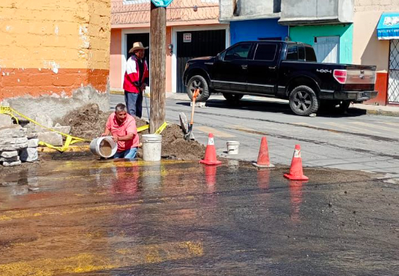 CAPAMH atiende fuga y refuerza revisión de red en Roberto Covarrubias Sur