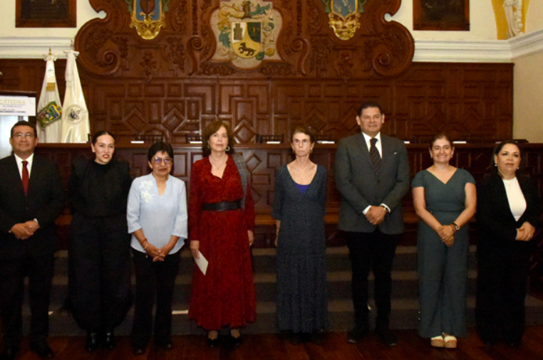 Inauguran la Cátedra Magistral Dra. Matilde Montoya en el salón Barroco de la BUAP