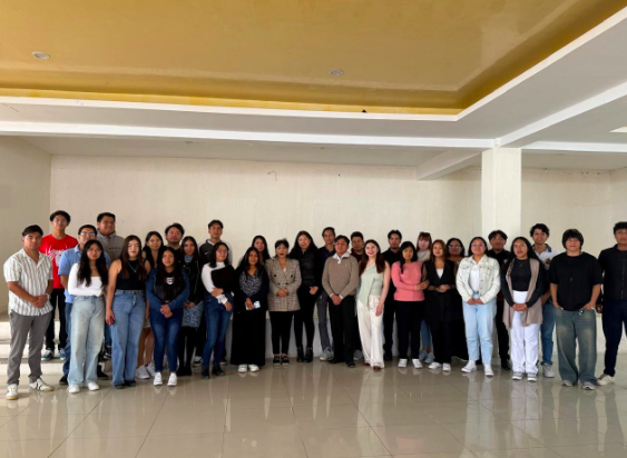 Anabell Ávalos comparte preocupaciones sobre el futuro de los jóvenes