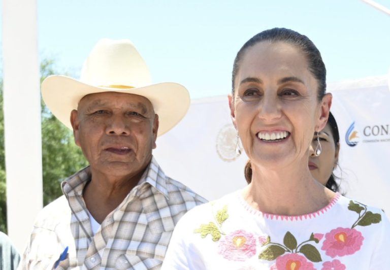Sheinbaum presume en el día de las madres que con ella “llegaron todas”