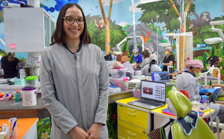 Estudiante investiga cómo fortalecer el esmalte dental para reducir caries en niños
