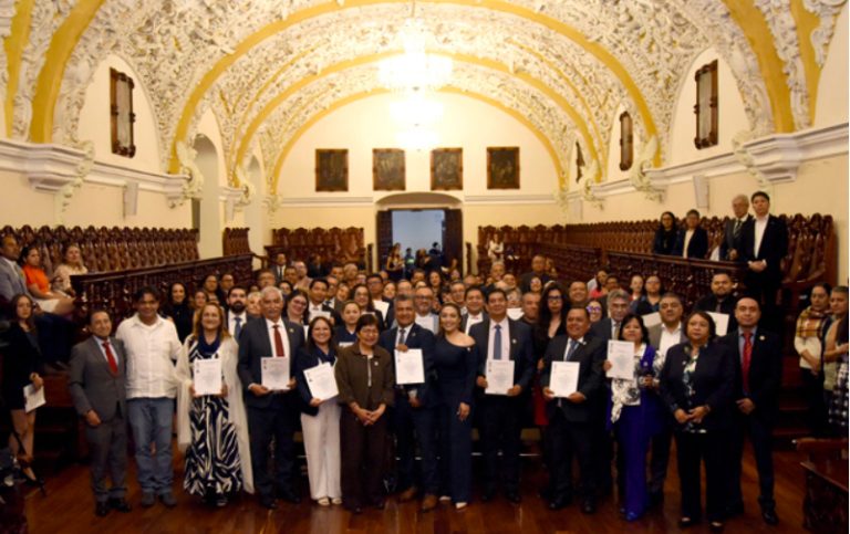 Reconoce Rectora Lilia Cedillo esfuerzo y compromiso de directivos y secretarios administrativos de la BUAP