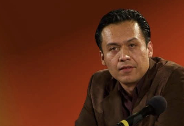 Advierte Marx Arriaga que la Directora de Materiales Educativos busca perseguirlo judicialmente: “vengan por mi”, dice
