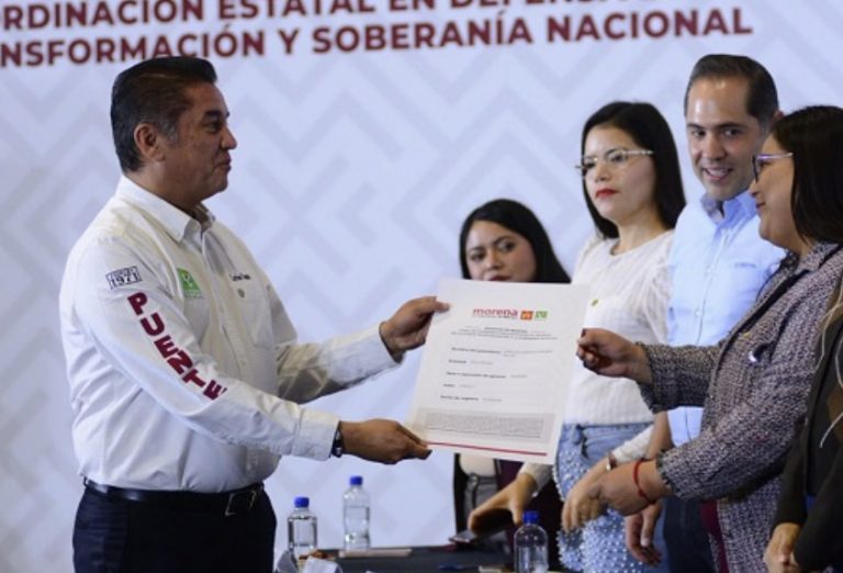 Carlos Puente presume que ha construido su carrera política “sin padrinazgoz”