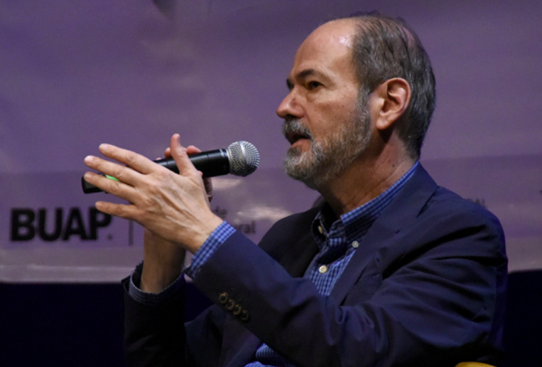Presenta Juan Villoro “Los héroes numerados” en el Teatro del CCU BUAP