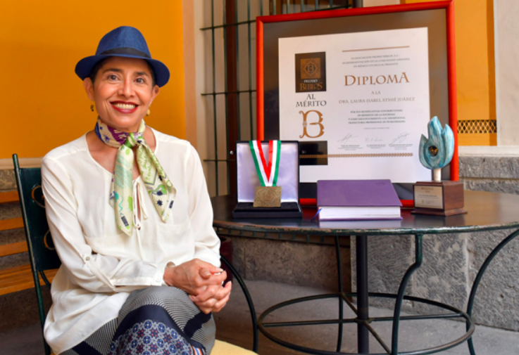 Recibe Posdoctorante BUAP Premio Biblos 2026